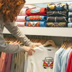 So stylen Sie Oversize-T-Shirts wie ein Profi