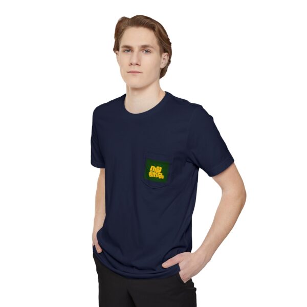Relaxed Unisex Pocket T-shirt for Everyday Wear - Image 9